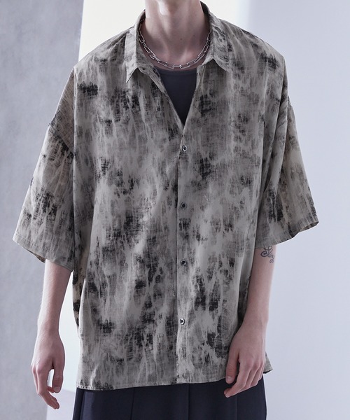 Loose/ルース(ルース)の「ドレープトロミ ルーズシャツ(シャツ/ブラウス・メンズ・ライトブルー/グレー/ホワイト/グレイッシュベージュ/ブルーグレー/ブラック/グリーン/グレイッシュブルー/ブルー系/チャコールグレー/スモークグレー/ダークグリーン/グレー系その他/ブルー系その他/ホワイト系/ブラウン系/オフホワイト/ライトグレー/ホワイト系2/ホワイト系1/グリーン系1/ブラック系1/ピンク系1/レッド系/グレー系/ブラック系・S/M/L/XS)」の15枚目の写真