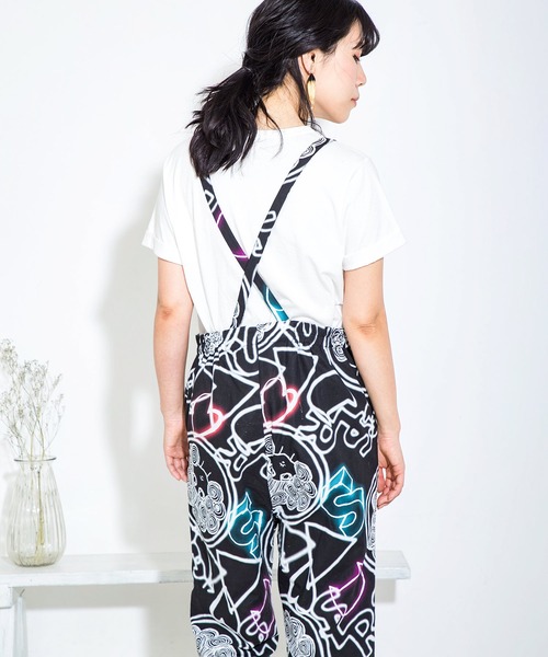 ScoLar（スカラー）の「ネオンスカラーちゃん柄 綿麻サロペット（サロペット/オーバーオール・レディース・ブラック/ベージュ・M）」の8枚目の写真