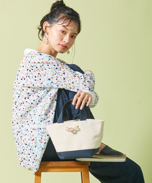 ANEVER（アンエバー）の「【SEDUM】フラワープリント ブラウス（シャツ/ブラウス・レディース・ホワイト系/ブラック系・38）」の6枚目の写真