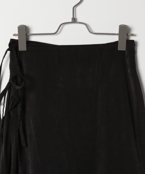 PAGEBOY（ページボーイ）の「マットメタリックサテンスカート（スカート・レディース・ブラック/イエロー系その他・FREE）」の10枚目の写真