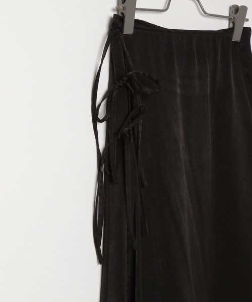 PAGEBOY（ページボーイ）の「マットメタリックサテンスカート（スカート・レディース・ブラック/イエロー系その他・FREE）」の12枚目の写真