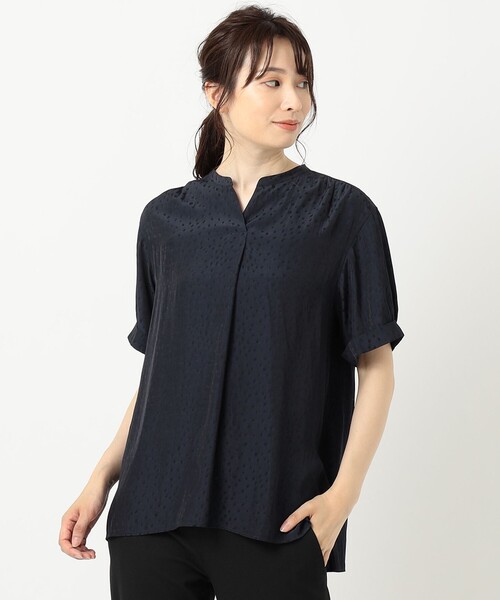 J.PRESS Ladies（J.プレス レディス）の「【WEB限定・洗える・イージーケア】MEMORIAジャカード ブラウス（シャツ/ブラウス・レディース・ベージュ系/ネイビー系/ダルブルー系・XS）」の9枚目の写真