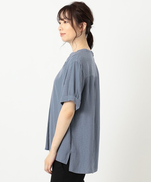 J.PRESS Ladies（J.プレス レディス）の「【WEB限定・洗える・イージーケア】MEMORIAジャカード ブラウス（シャツ/ブラウス・レディース・ベージュ系/ネイビー系/ダルブルー系・XS）」の11枚目の写真