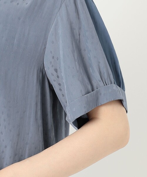 J.PRESS Ladies（J.プレス レディス）の「【WEB限定・洗える・イージーケア】MEMORIAジャカード ブラウス（シャツ/ブラウス・レディース・ベージュ系/ネイビー系/ダルブルー系・XS）」の15枚目の写真