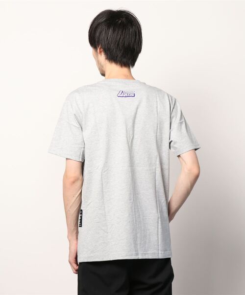 NEW BALANCE(ニューバランス)の「NB Athletics Artist Levitzo Tシャツ(Tシャツ/カットソー・メンズ・グレー・SMALL/MEDIUM/LARGE/X-LARGE/XX-LARGE)」の3枚目の写真