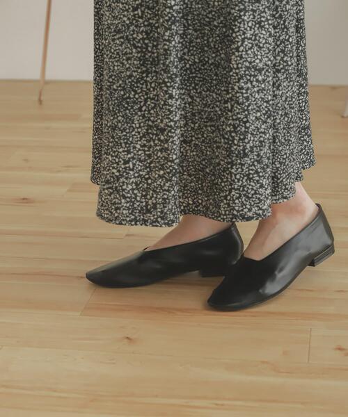 SENSE OF PLACE by URBAN RESEARCH（センスオブプレイスバイアーバンリサーチ）の「甲深ソフトフラットシューズ（パンプス・レディース・ブラウン/シルバー/アイボリー/ブラック・LARGE/MEDIUM/SMALL）」の3枚目の写真
