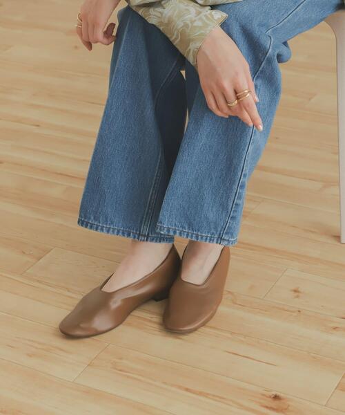 SENSE OF PLACE by URBAN RESEARCH（センスオブプレイスバイアーバンリサーチ）の「甲深ソフトフラットシューズ（パンプス・レディース・ブラウン/シルバー/アイボリー/ブラック・LARGE/MEDIUM/SMALL）」の11枚目の写真