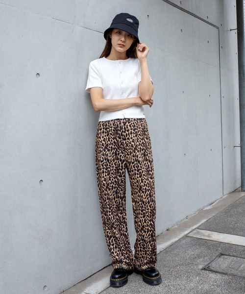 X-girl(エックスガール)の「MULTI PATTERN EASY STRAIGHT PANTS(その他パンツ・レディース・ホワイト/ブラック/ベージュ・M/S/XS)」の10枚目の写真
