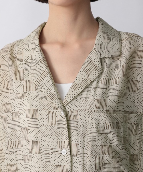 LOWRYS FARM（ローリーズファーム）の「アッシュコラボカイキンシャツ　959038（シャツ/ブラウス・レディース・アイボリー/グリーン・FREE）」の6枚目の写真