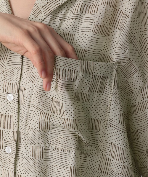 LOWRYS FARM（ローリーズファーム）の「アッシュコラボカイキンシャツ　959038（シャツ/ブラウス・レディース・アイボリー/グリーン・FREE）」の5枚目の写真