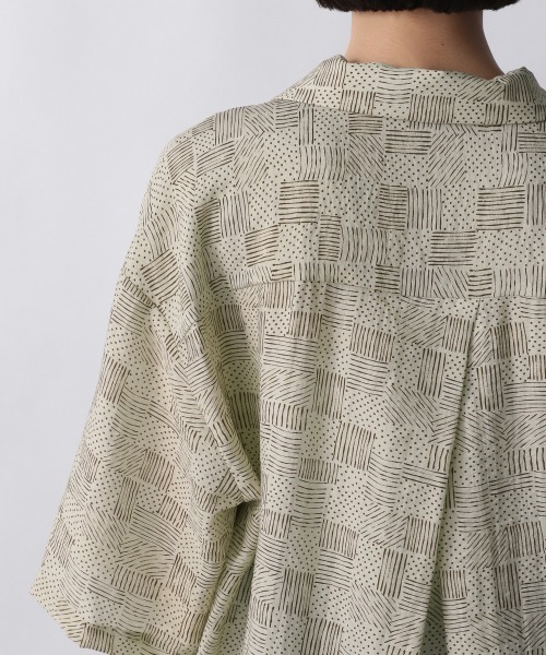 LOWRYS FARM（ローリーズファーム）の「アッシュコラボカイキンシャツ　959038（シャツ/ブラウス・レディース・アイボリー/グリーン・FREE）」の9枚目の写真