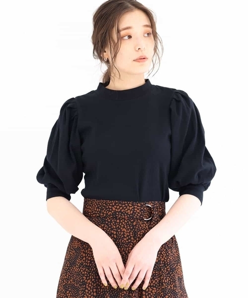 MK MICHEL KLEIN（エムケーミッシェルクラン）の「ボリュームスリーブ カットソー/洗える（Tシャツ/カットソー・レディース・ブラック/グリーン/グレイッシュベージュ・38）」の2枚目の写真