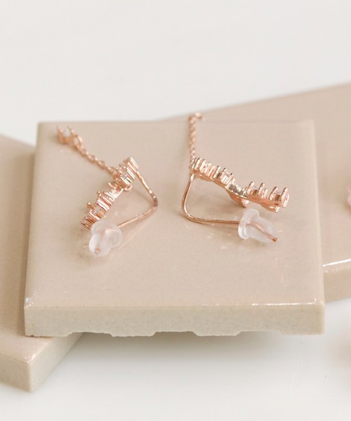 Phoebe（フィービィー）の「【シリーズ累計販売　10,000点突破！】2wayフラワリービジューピアス&イヤリング/ボタニカル/存在感◎（ピアス（両耳用）・レディース・イエローゴールド/ピンクゴールド/ゴールド系その他・FREE）」の11枚目の写真