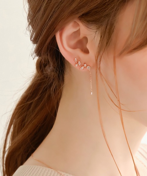 Phoebe（フィービィー）の「【シリーズ累計販売　10,000点突破！】2wayフラワリービジューピアス&イヤリング/ボタニカル/存在感◎（ピアス（両耳用）・レディース・イエローゴールド/ピンクゴールド/ゴールド系その他・FREE）」の12枚目の写真