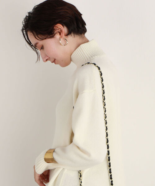 NOLLEY’S（ノーリーズ）の「◇【WEB限定カラーあり】MUSICハイネックプルオーバーニット（ニット/セーター・レディース・アイボリー/ベージュ/ライトグリーン/ブルー/ライトブルー/サックスブルー/ラベンダー/ベビーピンク/ピンク系その他/オレンジ/ホワイト系その他/ピンク系その他2/グレー系その他・38）」の3枚目の写真