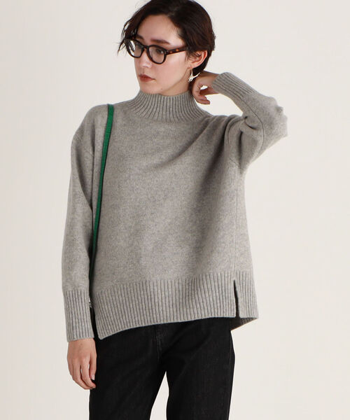 NOLLEY’S（ノーリーズ）の「◇【WEB限定カラーあり】MUSICハイネックプルオーバーニット（ニット/セーター・レディース・アイボリー/ベージュ/ライトグリーン/ブルー/ライトブルー/サックスブルー/ラベンダー/ベビーピンク/ピンク系その他/オレンジ/ホワイト系その他/ピンク系その他2/グレー系その他・38）」の4枚目の写真