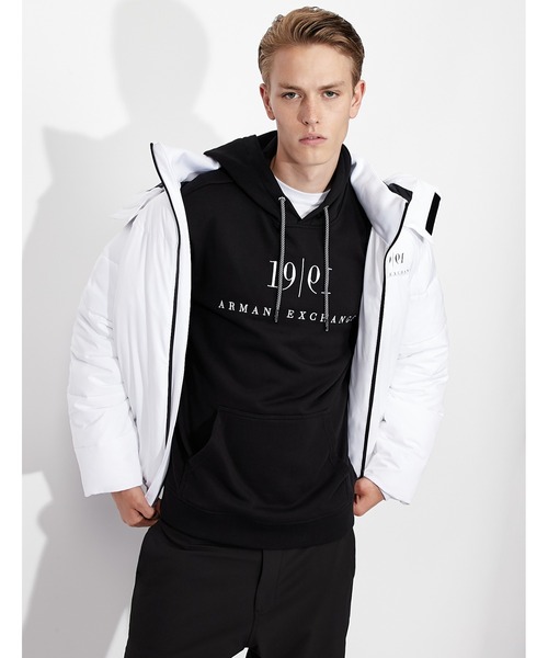 ARMANI EXCHANGE(アルマーニエクスチェンジ)の「【A|X アルマーニ エクスチェンジ】≪30周年記念アイテム≫1991&ロゴ パファーブルゾン フーディ(リサイクルポリエステル)(ブルゾン・メンズ・レッド系その他/ホワイト・X-SMALL/X-LARGE/MEDIUM/LARGE/SMALL)」の4枚目の写真