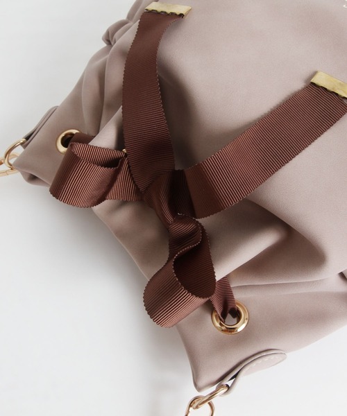 tocco closet(トッコ クローゼット)の「グログランリボン付きtocco closet刺繍入りショルダーバッグ(ショルダーバッグ・レディース・ピンク/アイボリー・FREE)」の4枚目の写真