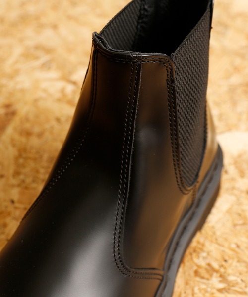 And A(アンドエー)の「Dr.Martens ドクターマーチン / 2976 MONO モノ チェルシーブーツ サイドゴアブーツ(ブラックステッチ) / 25685001(ブーツ・レディース・ブラック・23cm/24cm/25cm/22cm)」の3枚目の写真