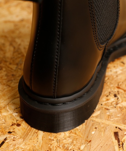 And A(アンドエー)の「Dr.Martens ドクターマーチン / 2976 MONO モノ チェルシーブーツ サイドゴアブーツ(ブラックステッチ) / 25685001(ブーツ・レディース・ブラック・23cm/24cm/25cm/22cm)」の10枚目の写真