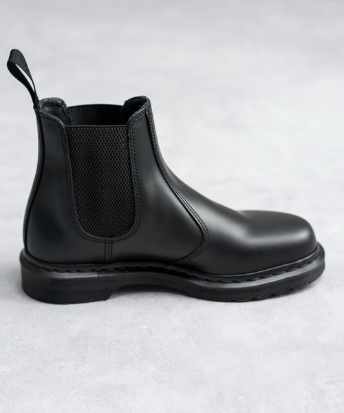 And A(アンドエー)の「Dr.Martens ドクターマーチン / 2976 MONO モノ チェルシーブーツ サイドゴアブーツ(ブラックステッチ) / 25685001(ブーツ・レディース・ブラック・23cm/24cm/25cm/22cm)」の14枚目の写真