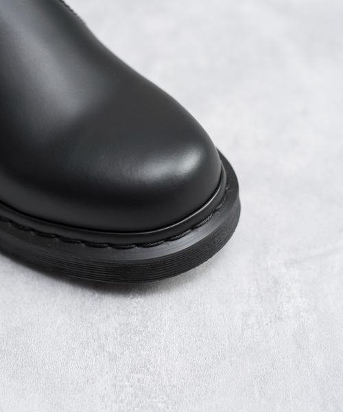 And A(アンドエー)の「Dr.Martens ドクターマーチン / 2976 MONO モノ チェルシーブーツ サイドゴアブーツ(ブラックステッチ) / 25685001(ブーツ・レディース・ブラック・23cm/24cm/25cm/22cm)」の17枚目の写真