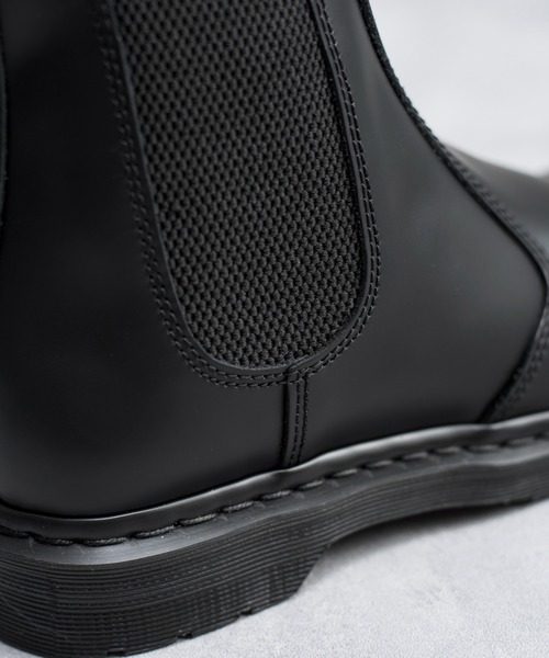 And A(アンドエー)の「Dr.Martens ドクターマーチン / 2976 MONO モノ チェルシーブーツ サイドゴアブーツ(ブラックステッチ) / 25685001(ブーツ・レディース・ブラック・23cm/24cm/25cm/22cm)」の18枚目の写真