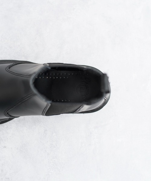 And A(アンドエー)の「Dr.Martens ドクターマーチン / 2976 MONO モノ チェルシーブーツ サイドゴアブーツ(ブラックステッチ) / 25685001(ブーツ・レディース・ブラック・23cm/24cm/25cm/22cm)」の20枚目の写真