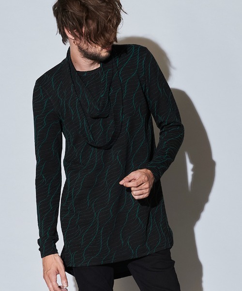 NO ID.(ノーアイディ)の「mlt3585-スヌード付ヘムラウンドロンT(Tシャツ/カットソー・メンズ・レッド/グリーン/ホワイト・2/1)」の6枚目の写真