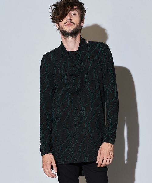 NO ID.(ノーアイディ)の「mlt3585-スヌード付ヘムラウンドロンT(Tシャツ/カットソー・メンズ・レッド/グリーン/ホワイト・2/1)」の7枚目の写真