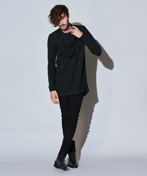 NO ID.(ノーアイディ)の「mlt3585-スヌード付ヘムラウンドロンT(Tシャツ/カットソー・メンズ・レッド/グリーン/ホワイト・2/1)」の9枚目の写真