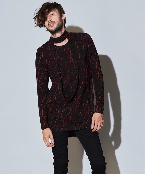 NO ID.(ノーアイディ)の「mlt3585-スヌード付ヘムラウンドロンT(Tシャツ/カットソー・メンズ・レッド/グリーン/ホワイト・2/1)」の11枚目の写真