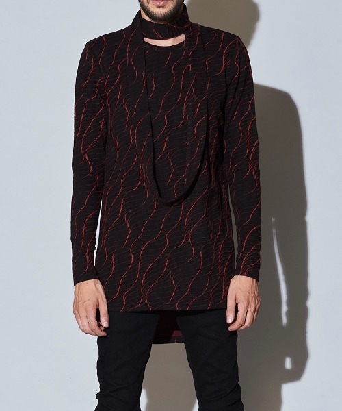 NO ID.(ノーアイディ)の「mlt3585-スヌード付ヘムラウンドロンT(Tシャツ/カットソー・メンズ・レッド/グリーン/ホワイト・2/1)」の12枚目の写真