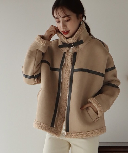 BLUEEAST(ブルーイースト)の「フェイクムートンボアブルゾン フライトジャケット/B-3 ムスタン(ムートンコート・レディース・ベージュ/ブラウン・MEDIUM)」の3枚目の写真