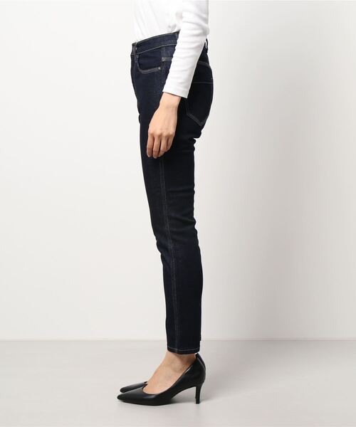 SISLEY（シスレー）の「ストレッチスキニーデニムパンツ(PAPEETE)（デニムパンツ・レディース・ダークインディゴブルー・27inch/26inch/25inch/28inch）」の2枚目の写真