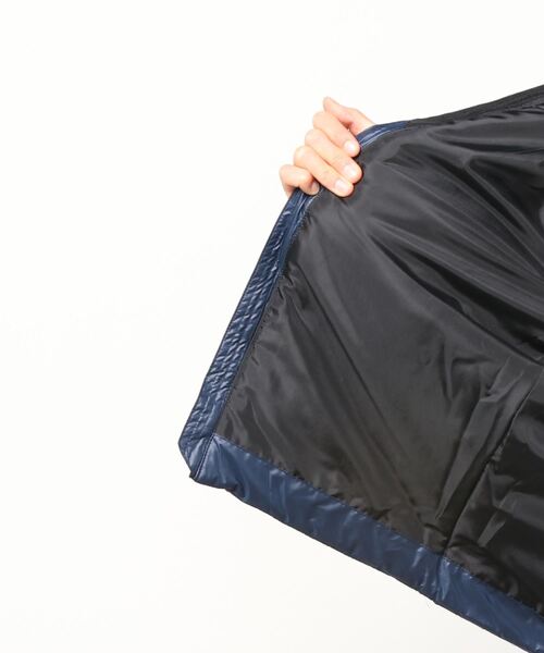 Reebok(リーボック)の「アウターウェア コア パッディド ジャケット / Outerwear Core Padded Jacket(ダウンジャケット/コート・メンズ・ブラック/ネイビー・MEDIUM/XX-LARGE/LARGE/XXX-LARGE/X-LARGE/SMALL)」の3枚目の写真