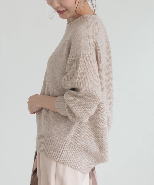 URBAN RESEARCH ROSSO（アーバンリサーチロッソ）の「バックボリューム切替ニット（ニット/セーター・レディース・ダークブラウン/ラベンダー/オートミール・FREE）」の12枚目の写真