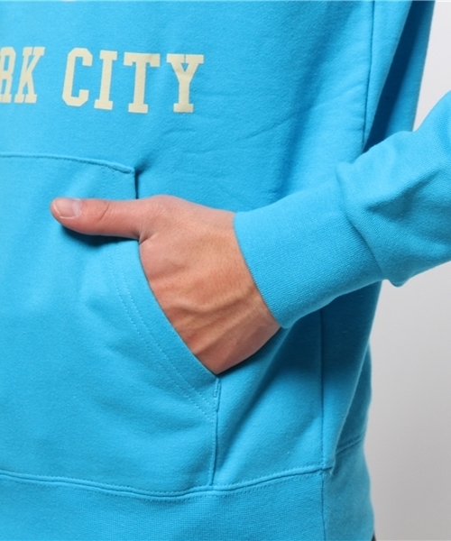 OUTLET（アウトレット）の「【WHO'S WHO gallery】BYIVYPARKER（パーカー・メンズ・ロイヤルブルー・SMALL/MEDIUM）」の2枚目の写真
