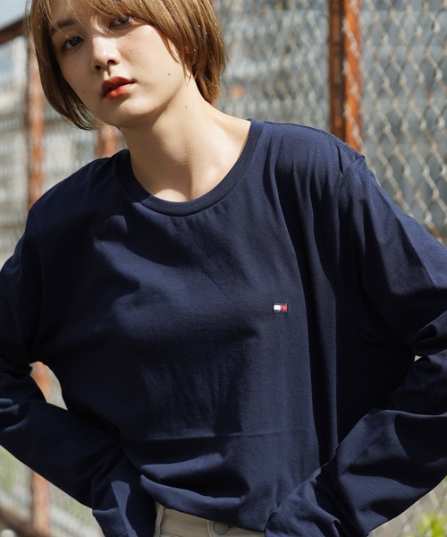 TOMMY HILFIGER(トミーヒルフィガー)の「TOMMY HILFIGER トミー ヒルフィガー Tシャツ・カットソー メンズ アパレル 長袖 ロンT 綿 無地 ロゴ ワンポイント(Tシャツ/カットソー・メンズ・ホワイト/ブラック/ネイビー/レッド/グレー/クリーム/ブルー・LARGE/X-LARGE/XX-LARGE/SMALL/MEDIUM)」の1枚目の写真
