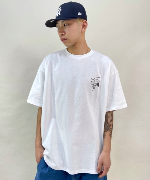 DC(ディーシー)の「DC/ディーシー ワイドフィット バックプリントTシャツ DST221025(Tシャツ/カットソー・メンズ・ブラック/ホワイト/ベージュ・M/XL/L/2XL)」の4枚目の写真
