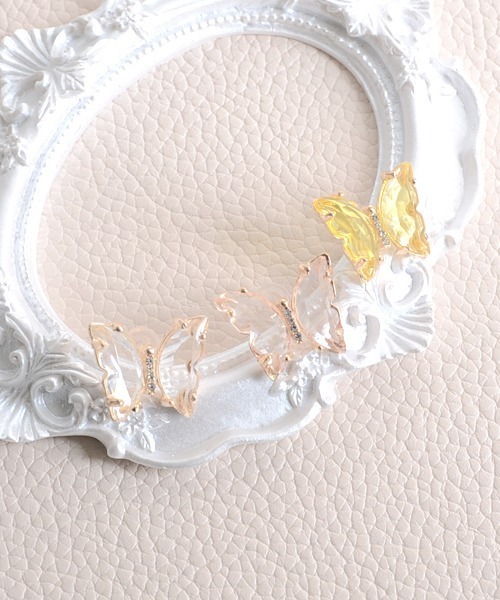 TONE SELECT GOODS(トーンセレクトグッズ)の「【float】バタフライ 蝶 カラー ピアス プチプラ(ピアス(両耳用)・レディース・ブルー/パープル/ブラック/ライトピンク/クリア/グリーン/イエロー・FREE)」の11枚目の写真