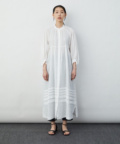 LOISIR(ロワズィール)の「ラミーワッシャータックディテールワンピース(シャツワンピース・レディース・オフホワイト/チャコール/ブルー・FREE)」の13枚目の写真