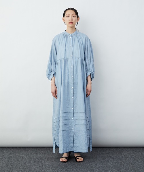 LOISIR(ロワズィール)の「ラミーワッシャータックディテールワンピース(シャツワンピース・レディース・オフホワイト/チャコール/ブルー・FREE)」の4枚目の写真