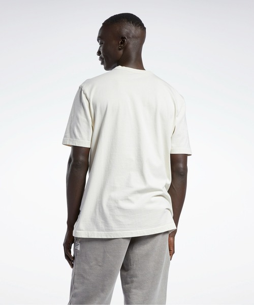 Reebok(リーボック)の「クラシックス ナチュラルダイ Tシャツ / Classics Natural Dye T-Shirt /(Tシャツ/カットソー・メンズ・ライトグレー/オフホワイト/グリーン系その他/スカイブルー・SMALL/MEDIUM/LARGE/X-LARGE/XX-LARGE/XXX-LARGE/X-SMALL)」の5枚目の写真