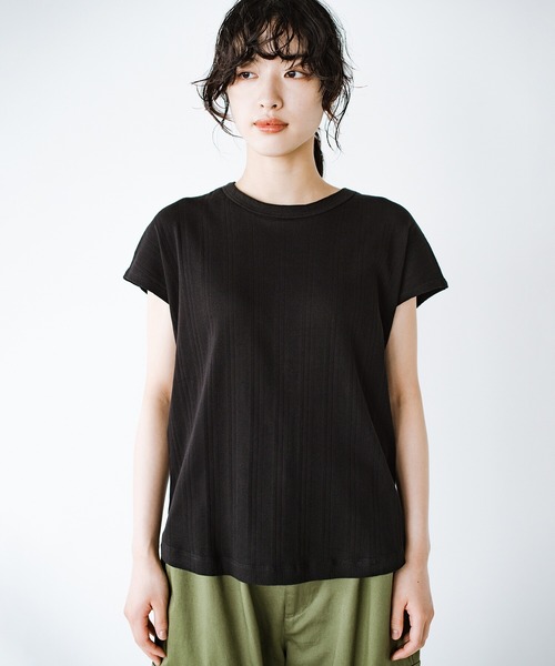 haco!(ハコ)の「Tシャツ苦手派の大人でも着やすい!便利なちょい袖ランダムテレコトップス by que made me(Tシャツ/カットソー・レディース・ブラック/オフホワイト/グリーン・SMALL/MEDIUM/LARGE/X-LARGE)」の7枚目の写真