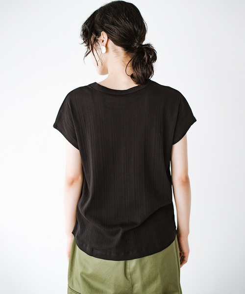 haco!(ハコ)の「Tシャツ苦手派の大人でも着やすい!便利なちょい袖ランダムテレコトップス by que made me(Tシャツ/カットソー・レディース・ブラック/オフホワイト/グリーン・SMALL/MEDIUM/LARGE/X-LARGE)」の9枚目の写真