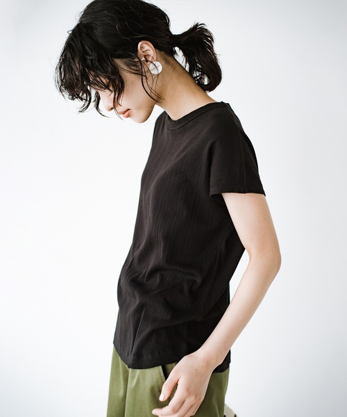 haco!(ハコ)の「Tシャツ苦手派の大人でも着やすい!便利なちょい袖ランダムテレコトップス by que made me(Tシャツ/カットソー・レディース・ブラック/オフホワイト/グリーン・SMALL/MEDIUM/LARGE/X-LARGE)」の12枚目の写真