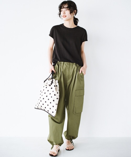 haco!(ハコ)の「Tシャツ苦手派の大人でも着やすい!便利なちょい袖ランダムテレコトップス by que made me(Tシャツ/カットソー・レディース・ブラック/オフホワイト/グリーン・SMALL/MEDIUM/LARGE/X-LARGE)」の17枚目の写真