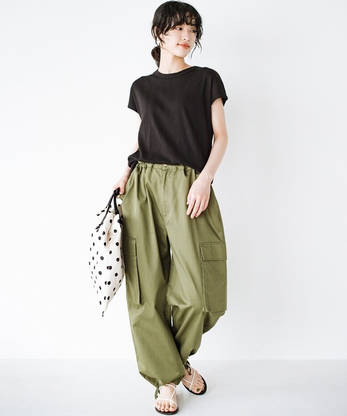 haco!(ハコ)の「Tシャツ苦手派の大人でも着やすい!便利なちょい袖ランダムテレコトップス by que made me(Tシャツ/カットソー・レディース・ブラック/オフホワイト/グリーン・SMALL/MEDIUM/LARGE/X-LARGE)」の18枚目の写真