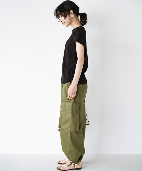 haco!(ハコ)の「Tシャツ苦手派の大人でも着やすい!便利なちょい袖ランダムテレコトップス by que made me(Tシャツ/カットソー・レディース・ブラック/オフホワイト/グリーン・SMALL/MEDIUM/LARGE/X-LARGE)」の19枚目の写真